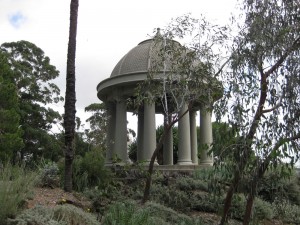 approach-wind-temple