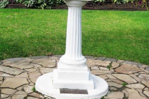 sundial-womens-garden1