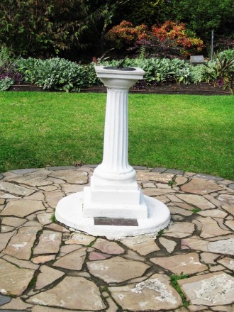 sundial-womens-garden1
