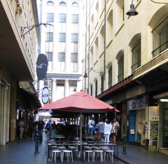 Degraves-early-morning-summer