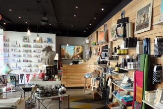 Showing-beautiful-counter